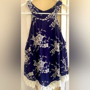 Le Lis Stitch Fix new Milani Crochet Hem halter top size M